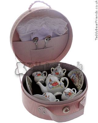 Peter Rabbit Hatbox Teaset Reutter Porcelain 59.569/0 Peter Rabbit Hatbox Teaset Reutter Porcelain 59.569/0